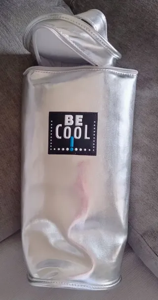 Nevera para botellas plateada