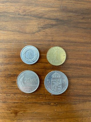 Lote 4 monedas extranjeras
