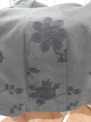 Abrigo señora con bordados