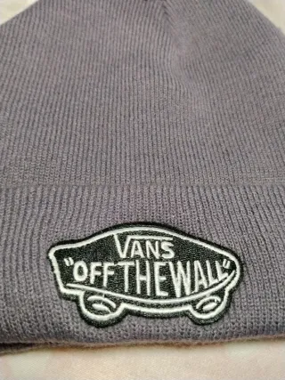 Gorro Vans con pompón