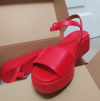 Sandalias cuña piel Camper rojas