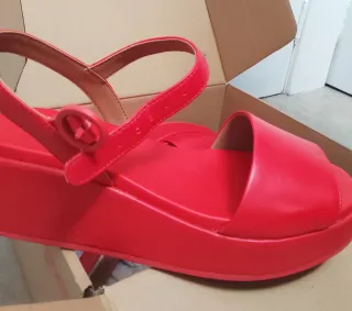 Sandalias cuña piel Camper rojas
