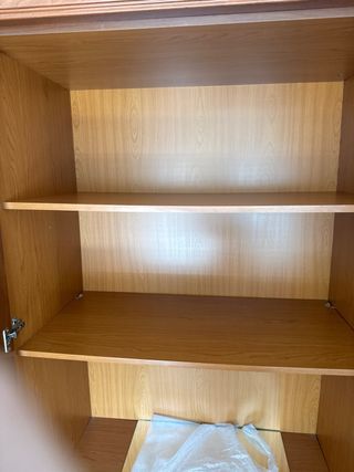 Guardaroba in legno con specchi