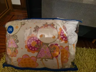 Cuna de viaje plegable con colchon y edredon