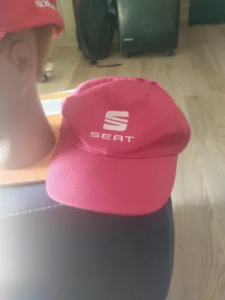 2 Gorras Seat Rojas