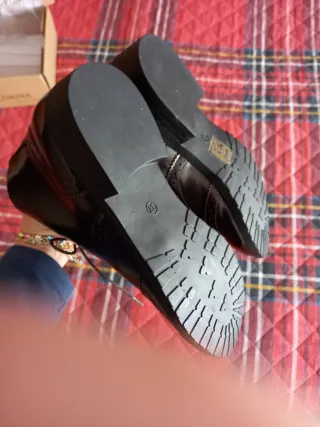 Botines burdeos talla 37,con cremallera, preciosos