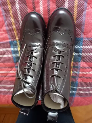 Botines burdeos talla 37,con cremallera, preciosos