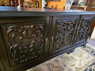 Aparador antigo em madeira restaurado