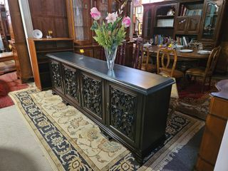 Aparador antigo em madeira restaurado