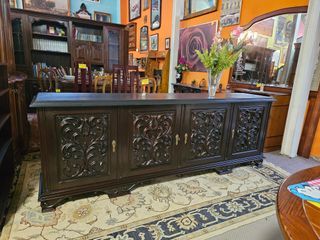 Aparador antigo em madeira restaurado