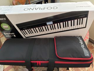 Piano + funda Roland Go 61-P. A estrenar.