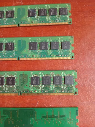 4 Memorias RAM Hynix 1GB DDR2