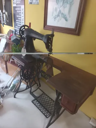 Máquina de coser antigua Singer