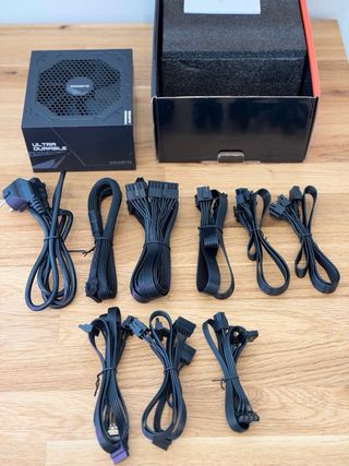 GUGABYTE 850W PCIE 5, ATX 3.0