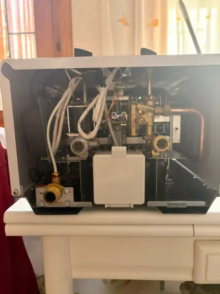 Calentador JUNTEK blanco casi nuevo