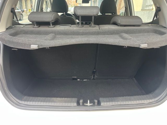 Hyundai i10 2021. 26.000 KM