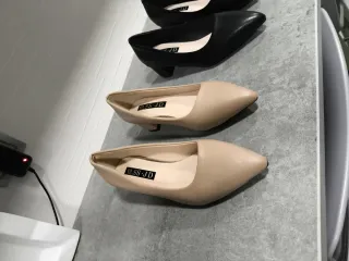 Zapatos tacón 4cm sin estrenar beige y negro