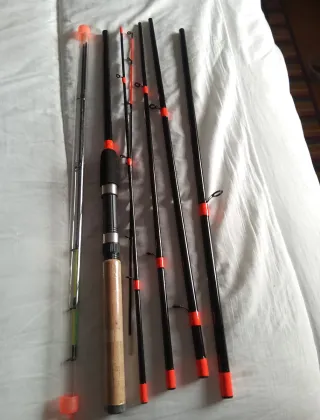 Cañas de pescar 300/360 + accesorios negociable
