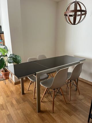 Mesa cristal templado extensible + 4 sillas
