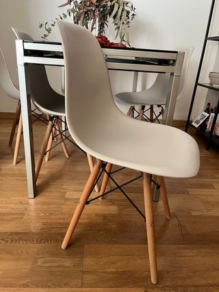 Mesa cristal templado extensible + 4 sillas