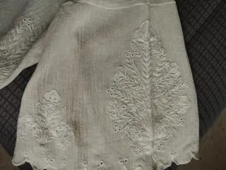 Blusa Sfera bordada beige talla M