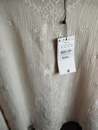 Blusa Sfera bordada beige talla M