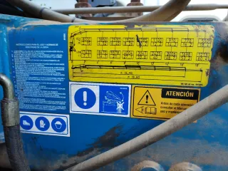 Camion Grúa Volvo FL250 con grúa AmcoVeba