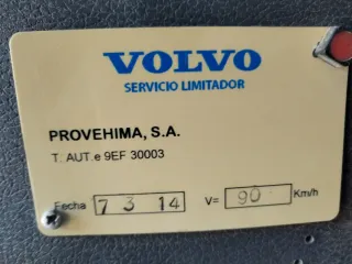Camion Grúa Volvo FL250 con grúa AmcoVeba