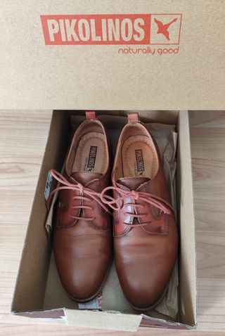 Zapatos Pikolinos cordones marrones