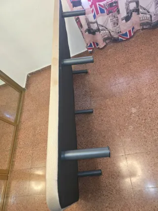 Cama con somier tapizado