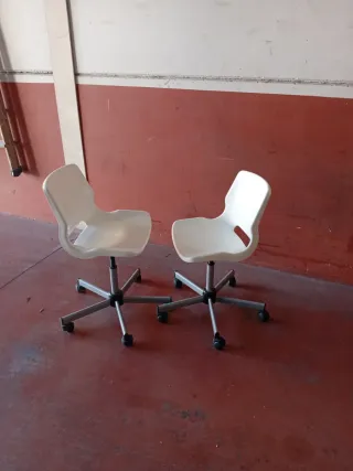 Sillas Ikea giratorias elevables blancas