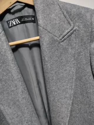 Abrigo Zara Gris