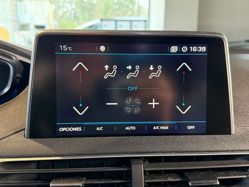 Peugeot 5008 2017, foto 17