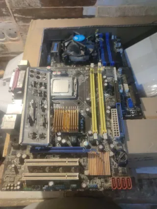 Placa Base Asus P5KPL-AM con procesador