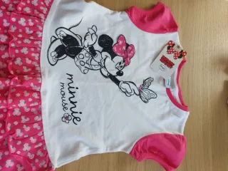 Vestido/Camiseta Minnie Mouse con volantes.