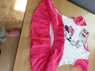 Vestido/Camiseta Minnie Mouse con volantes.