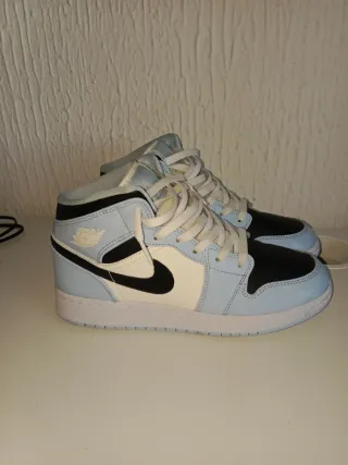 Jordan Retro 1 Azul Blanco Negro Talla 42