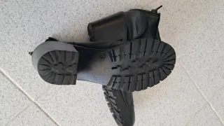 Botines de piel negros con cremallera