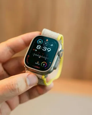 Apple Watch Ultra Argento/Giallo