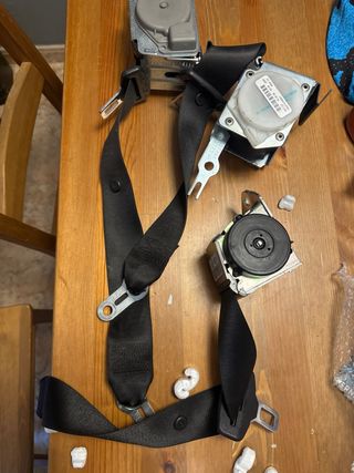 Cinturones BMW E90 320D Delanteros