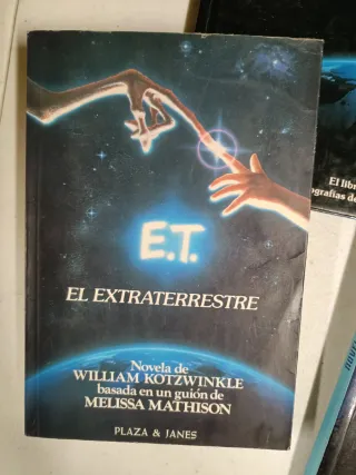 E.T. El Extraterrestre Libros (3)