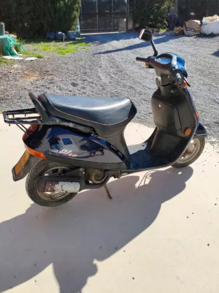 Kymco DJ 50 Scooter Azul