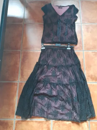Conjunto blusa y falda encaje negro ARGGIDO