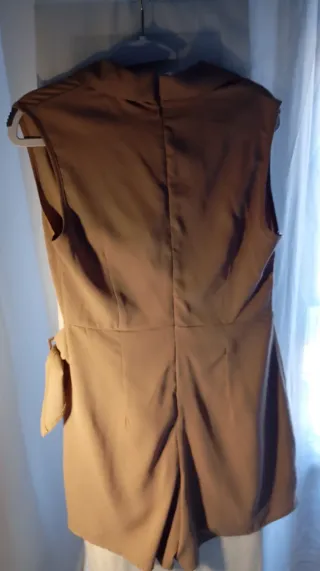 Mono falda pantalón beige