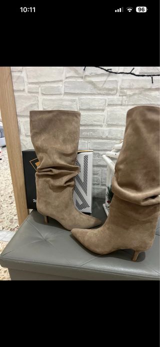 Stivali scamosciati donna beige