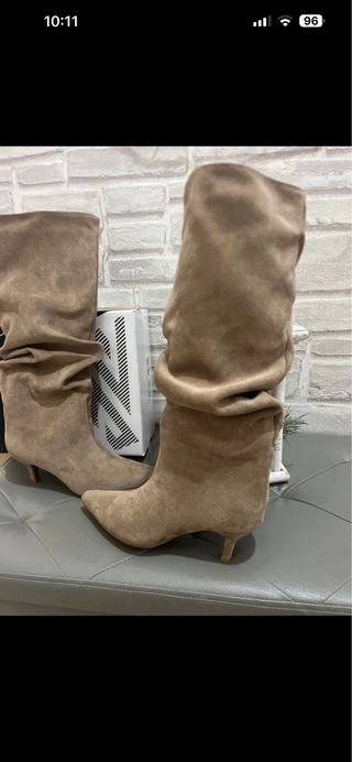 Stivali scamosciati donna beige