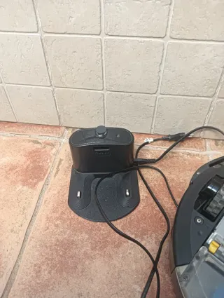 Robot Aspirador Roomba modelo 606.