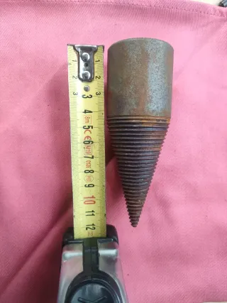 Broca para partir troncos