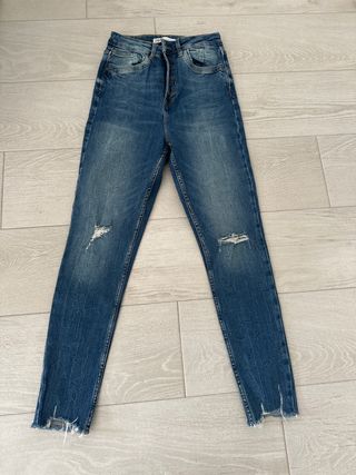 Vaqueros Zara desgastados