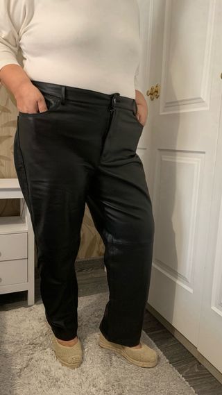 Pantalón polipiel Mango mujer